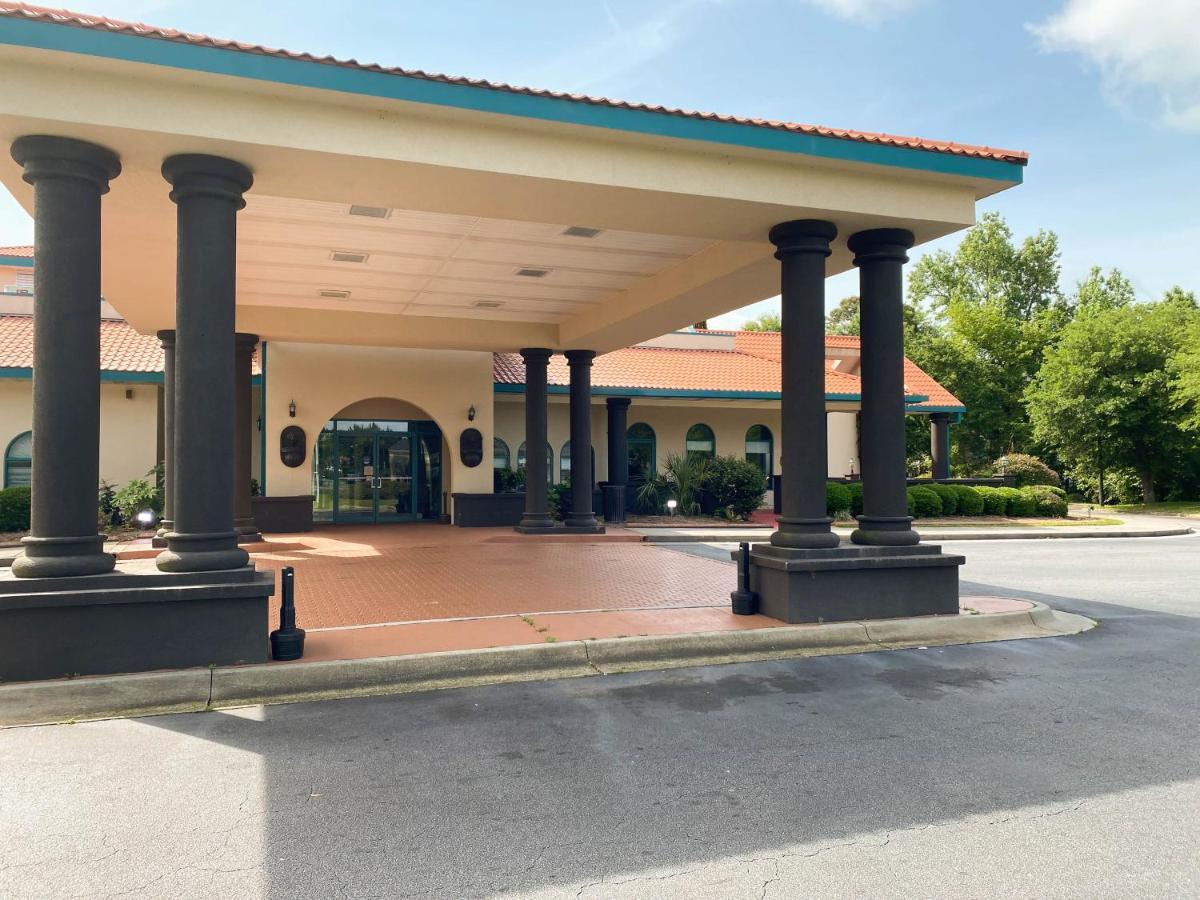 Studio 6 Savannah, Ga- Gateway & I-95 Джорджтаун Екстер'єр фото