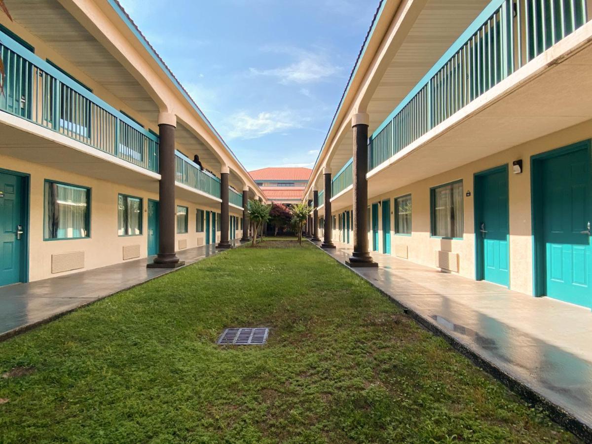 Studio 6 Savannah, Ga- Gateway & I-95 Джорджтаун Екстер'єр фото