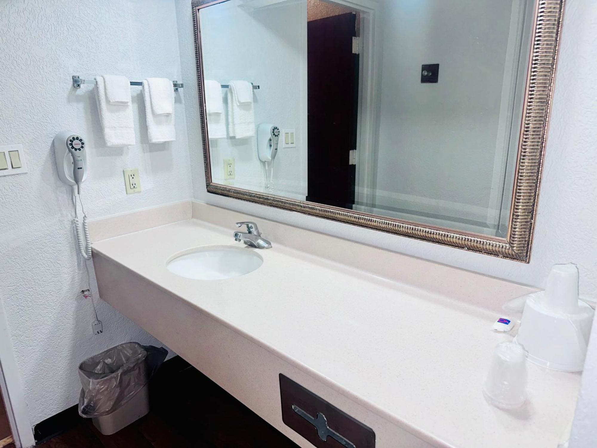 Studio 6 Savannah, Ga- Gateway & I-95 Джорджтаун Екстер'єр фото